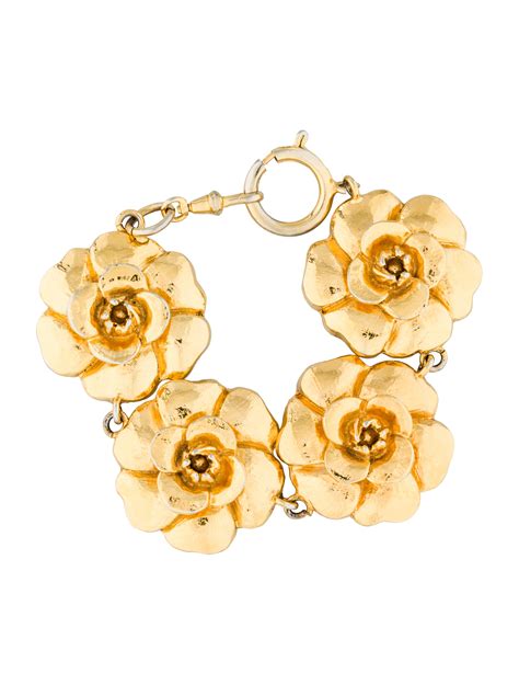 bracelet chanel camelia prix|More.